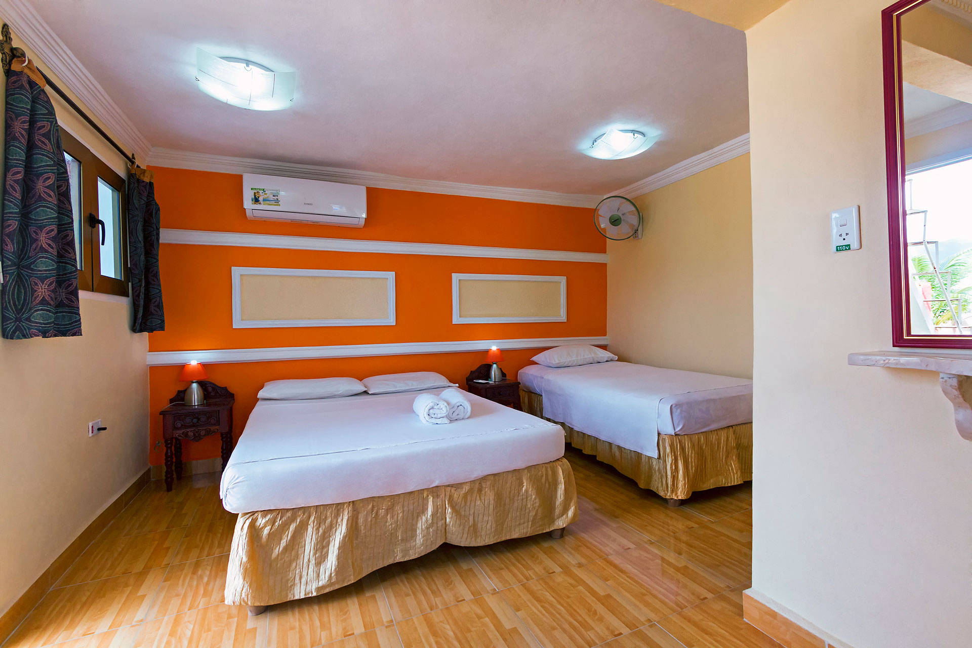 Terraza compartida del Hostal Dr. Suárez y Sra Addys en Trinidad Cuba